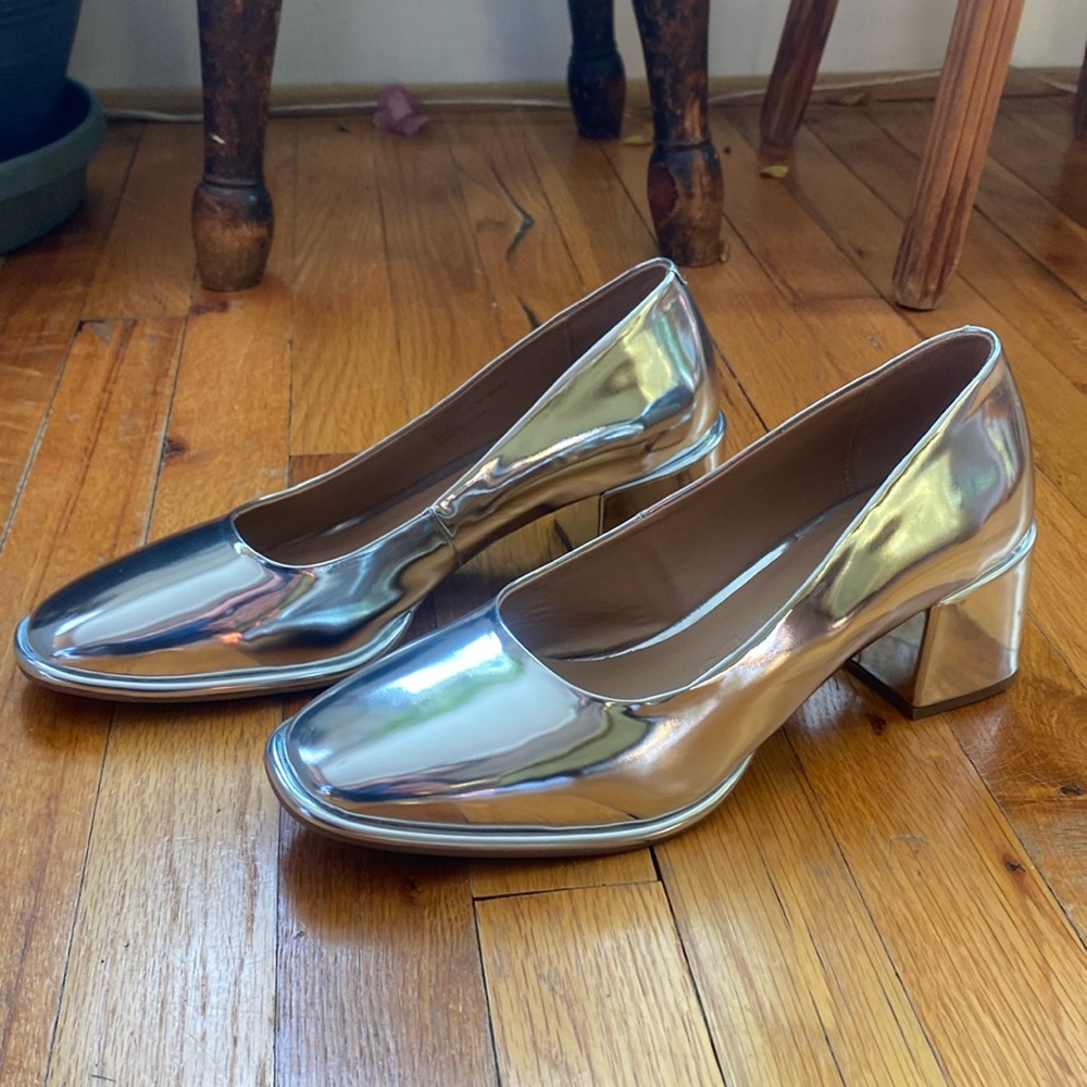 NEW IN BOX - Aerosoles metallic mirrors “Alae” pumps - 9.5